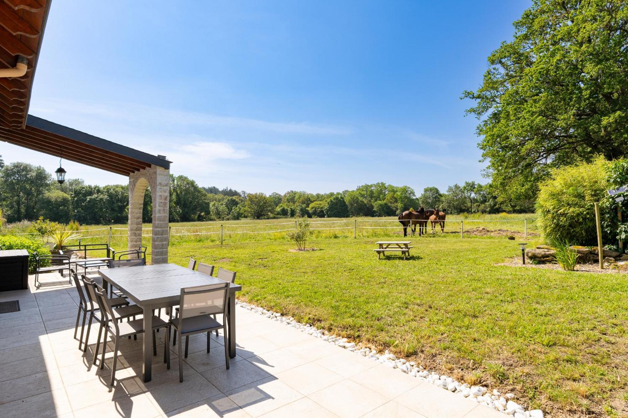 Вилла Manoir De L'Aisnerie Le Pavillon Сен-Эрблен Экстерьер фото
